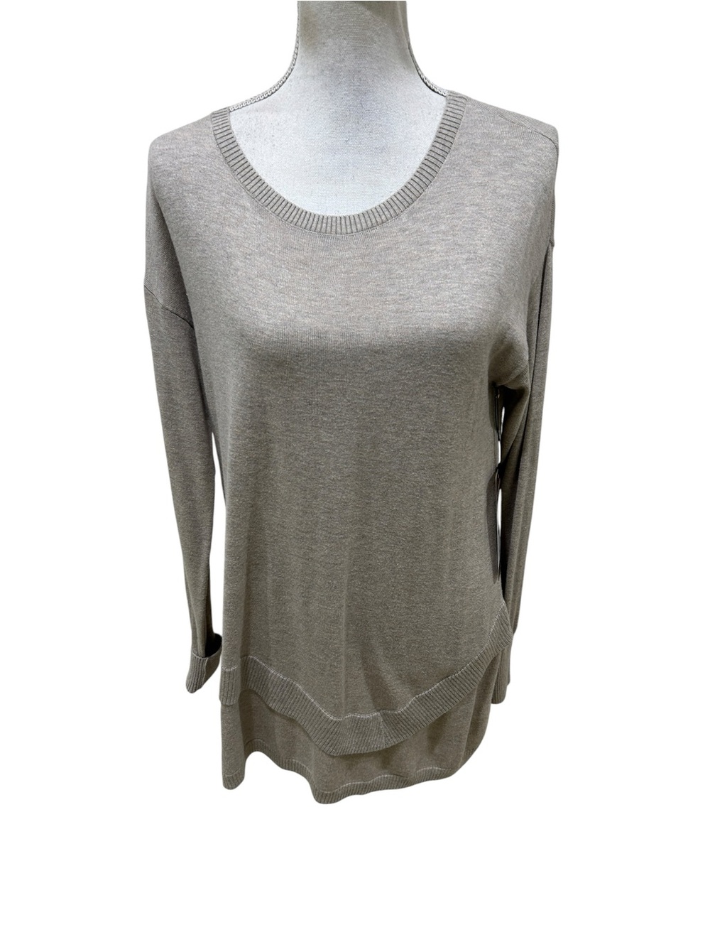NWT Cabi Scoop Neck Long-Sleeve cotton blend sweater layered hem Taupe small